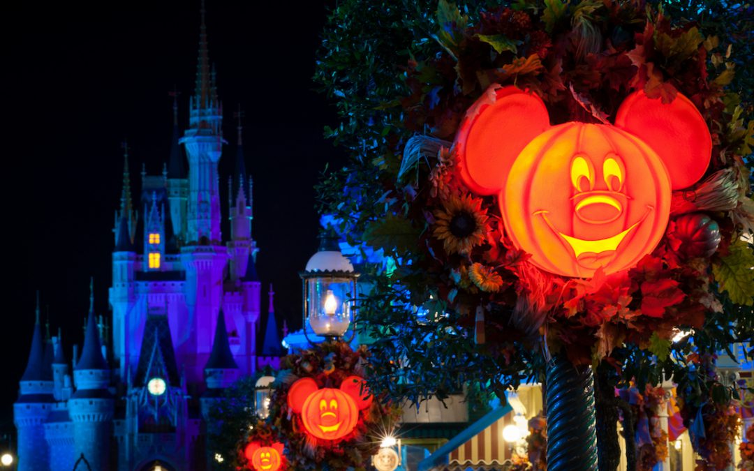 Dining Reservations Now Available During Holiday Parties at Magic Kingdom