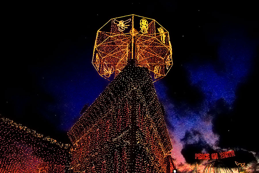 Osborne Family Spectacle of Dancing Lights at Disney's Hollywood Studios