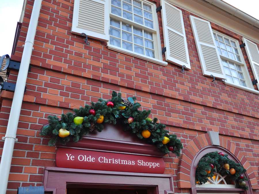 Ye Olde Christmas Shoppe